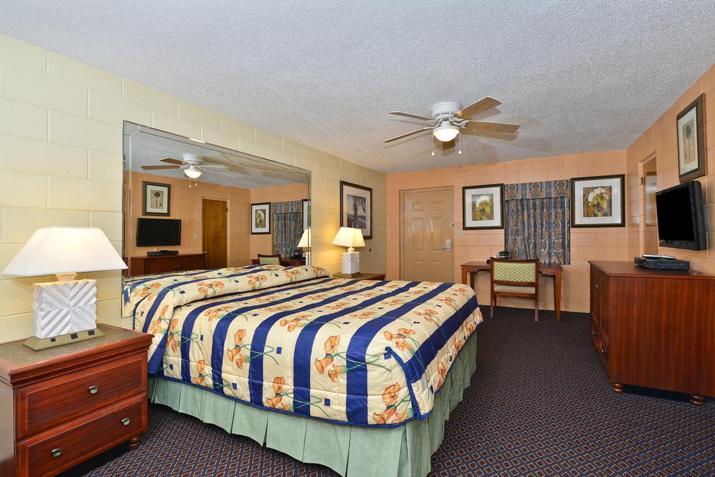Savannah Inn And Suites Savannah Port Area Port Wentworth Værelse billede