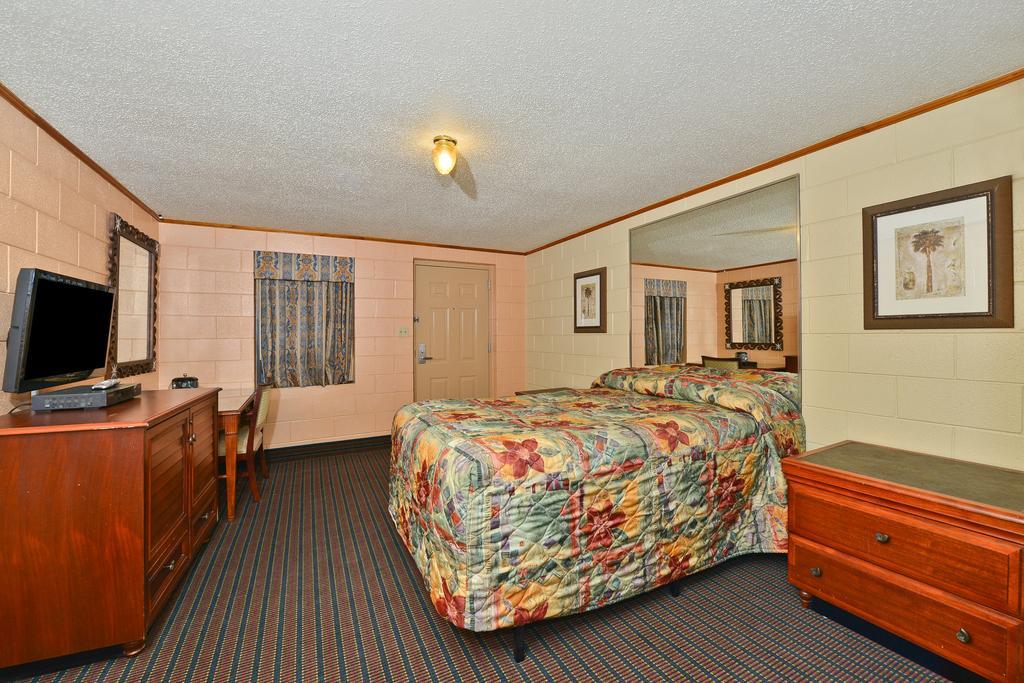 Savannah Inn And Suites Savannah Port Area Port Wentworth Værelse billede