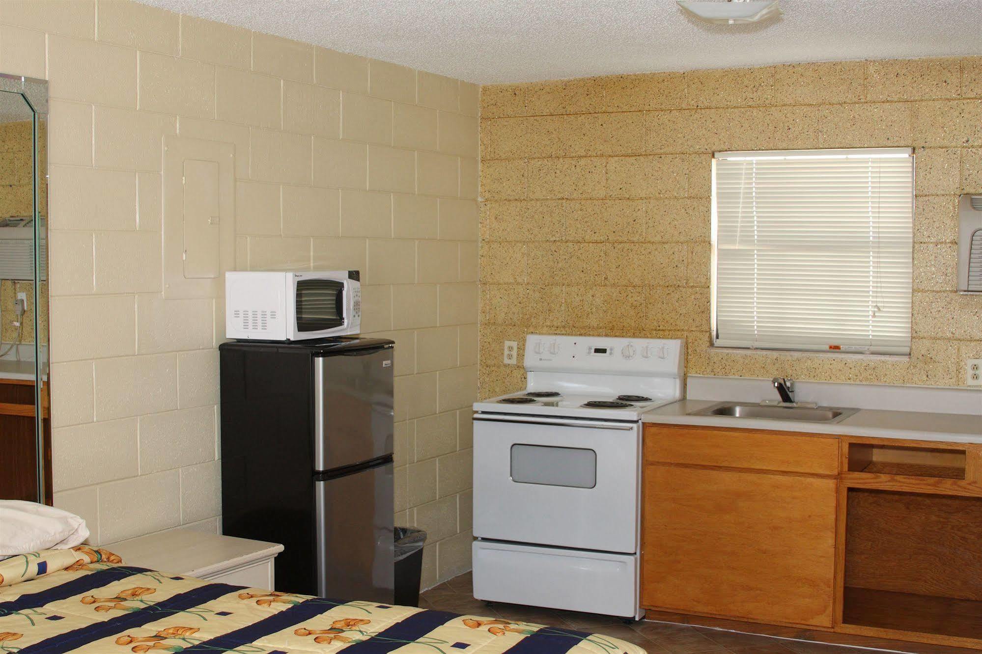 Savannah Inn And Suites Savannah Port Area Port Wentworth Eksteriør billede